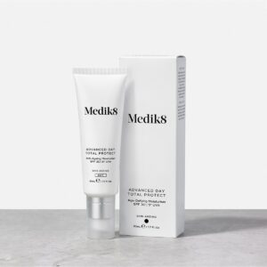 MEDIK8 Advanced Day Total Protect - Atjauninantis drėkinantis dieninis veido kremas SPF30, 50 ml