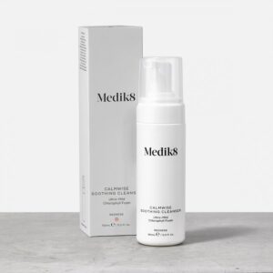 MEDIK8 Calmwise Soothing Cleanser - Raudonį mažinantis veido prausiklis, 150 ml