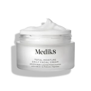 MEDIK8 Total Moisture Daily Facial Cream- Kasdienis daugiasluoksnis drėkinimas su H.E.O.® ir prebiotiniais peptidais, 50ml