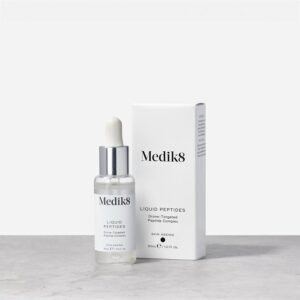 MEDIK8 Liquid Peptides - Atjauninantis ir drėkinantis veido serumas su peptidais, 30 ml